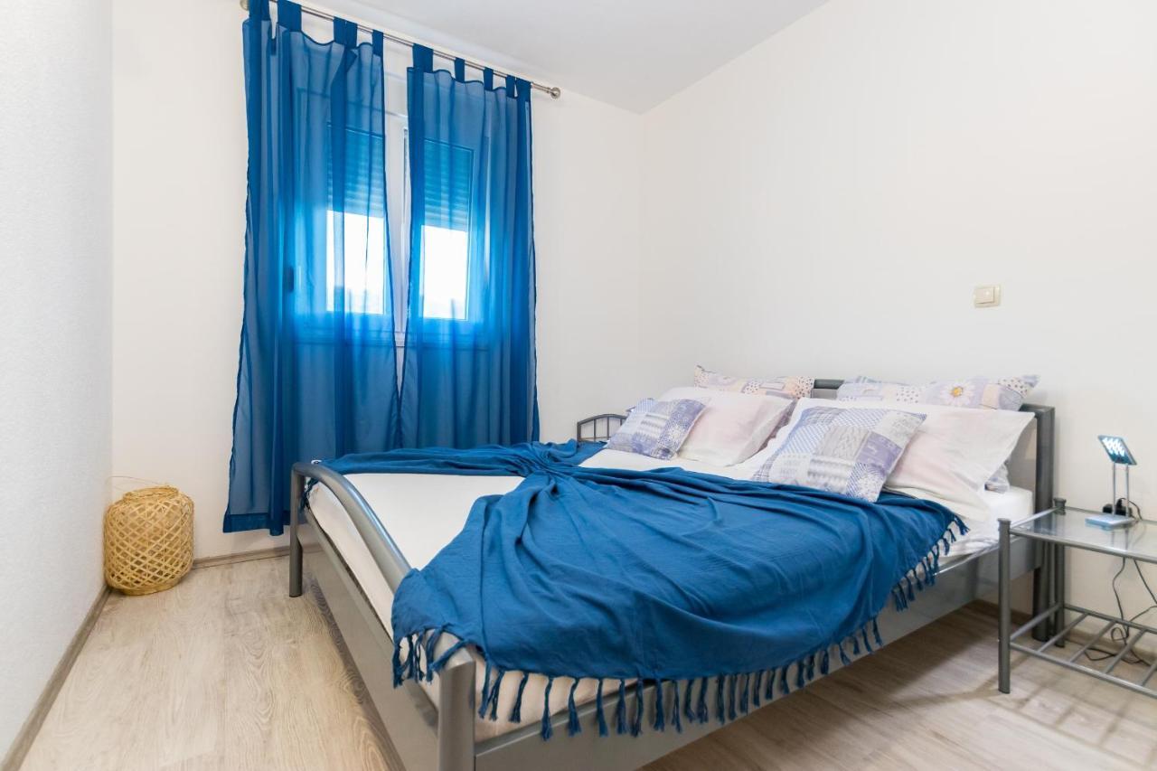 Apartments And Rooms With Parking Space Grebastica, Sibenik - 17831 Exterior foto