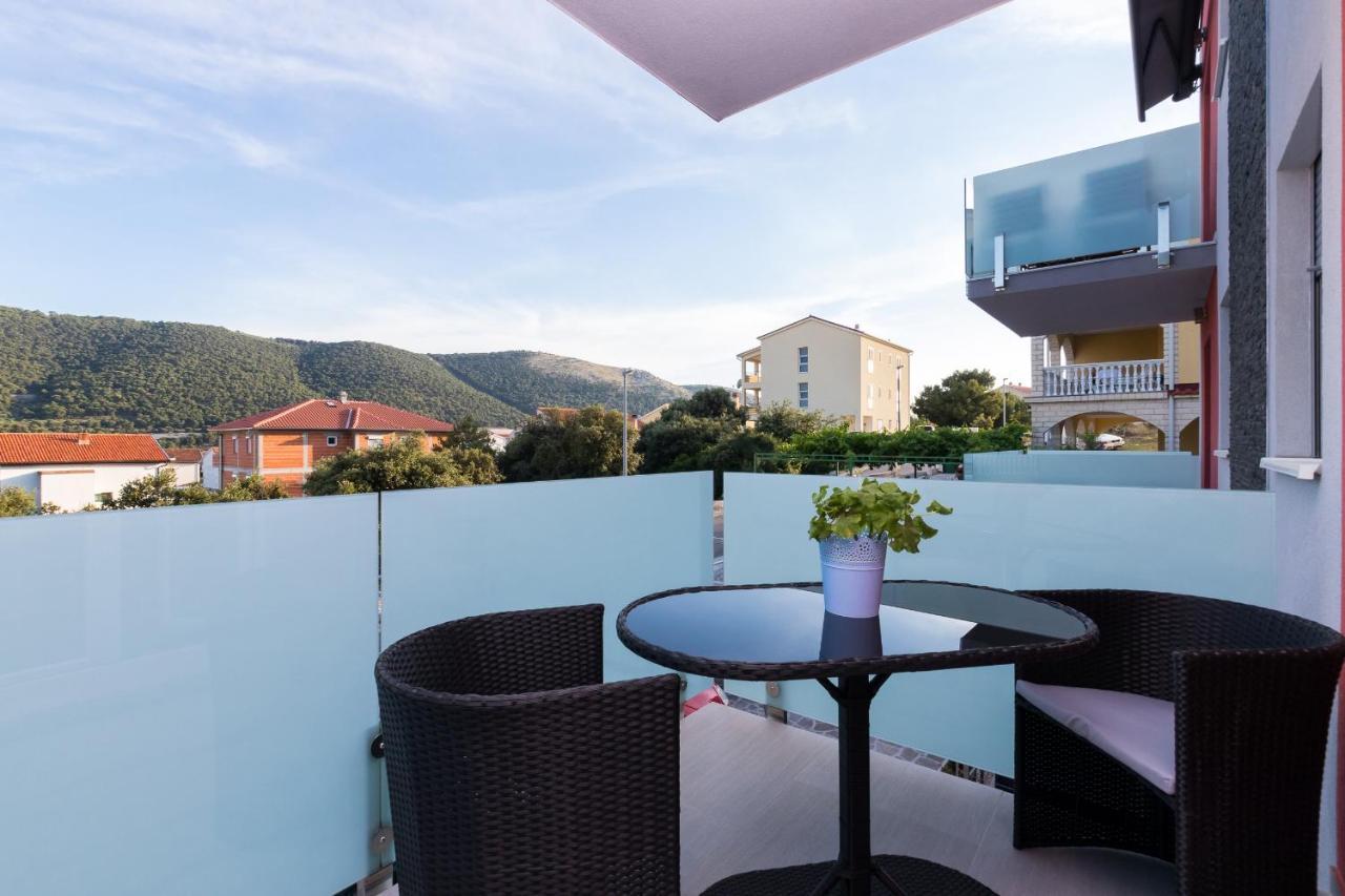 Apartments And Rooms With Parking Space Grebastica, Sibenik - 17831 Exterior foto